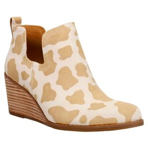 TOMS Kallie wedge-heel suede booties, 8.5, cream & tan giraffe print, NWOB
